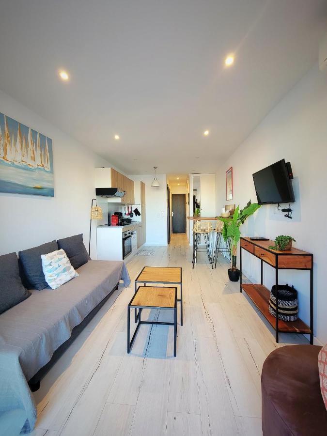 Vue Port Apartment